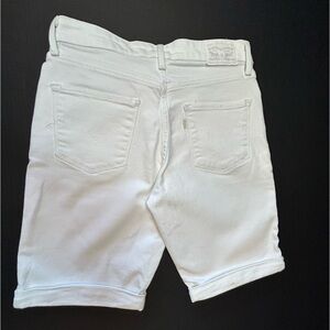 Levi’s white cuffed denim Bermuda shorts 5pk style Sz-27 E8
